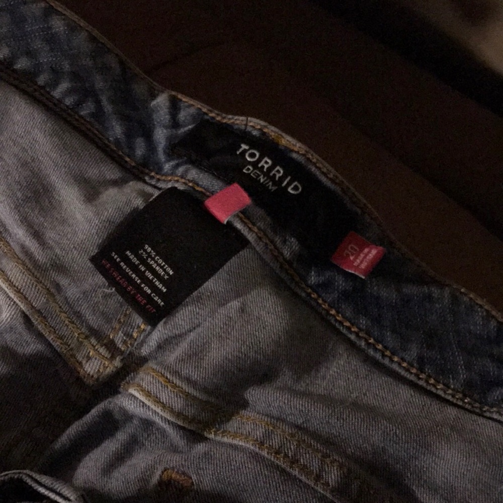 Capris - Picture 2 of 3
